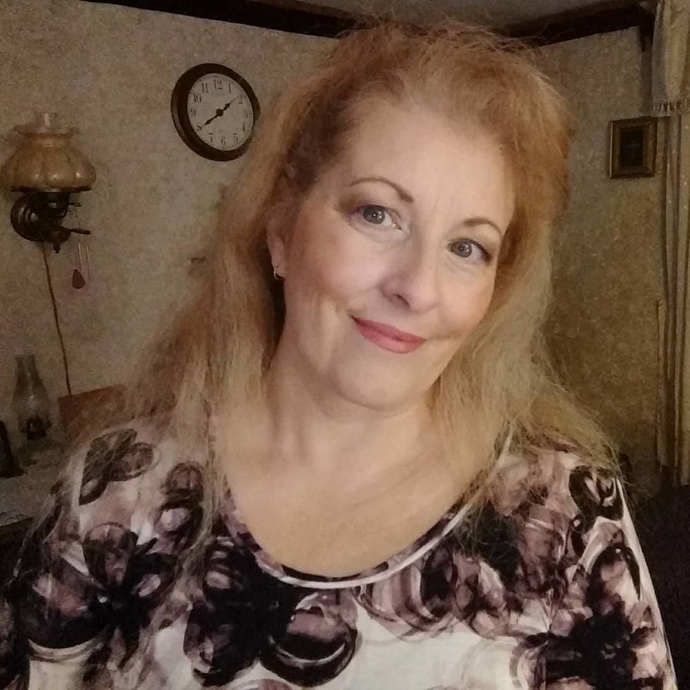 Meet your Posher, Julie